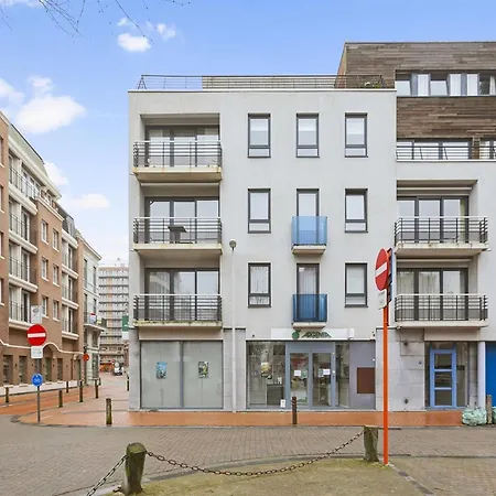 Carlton Mondial In Lägenhet Blankenberge
